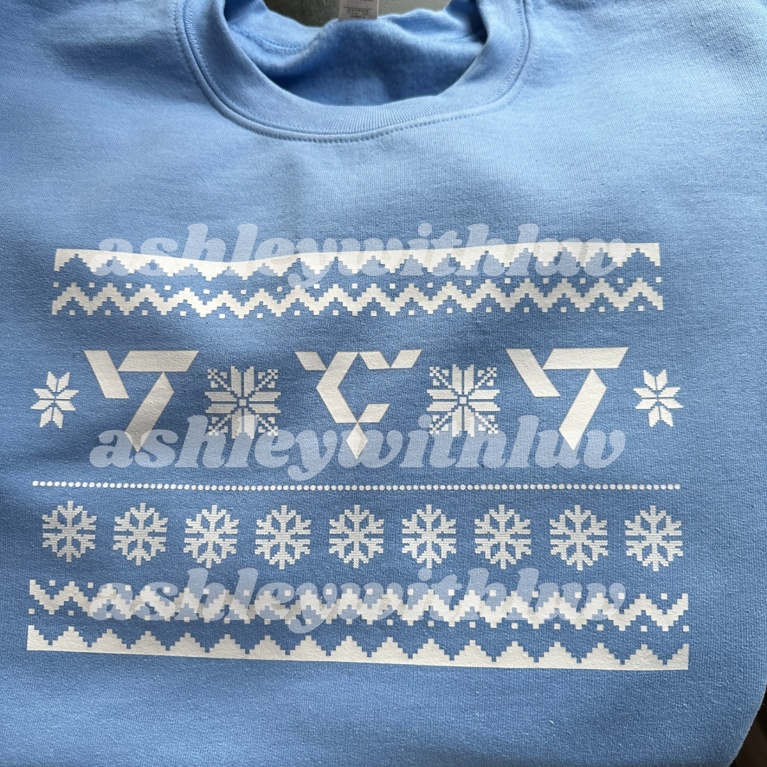 Seventeen Holiday Crewneck